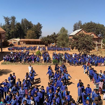 Lycee Picot De Cloriviere Dont Les Revenus Financent L'Education Des Eleves Daire Antsirabe Dış mekan fotoğraf