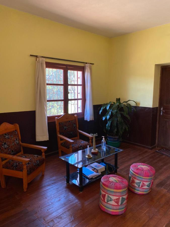 Lycee Picot De Cloriviere Dont Les Revenus Financent L'Education Des Eleves Daire Antsirabe Dış mekan fotoğraf
