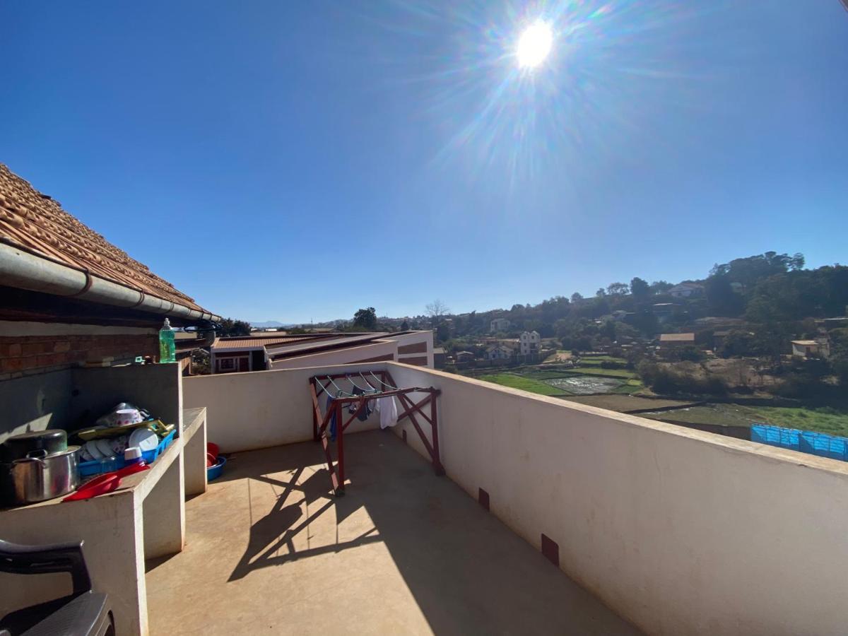 Lycee Picot De Cloriviere Dont Les Revenus Financent L'Education Des Eleves Daire Antsirabe Dış mekan fotoğraf